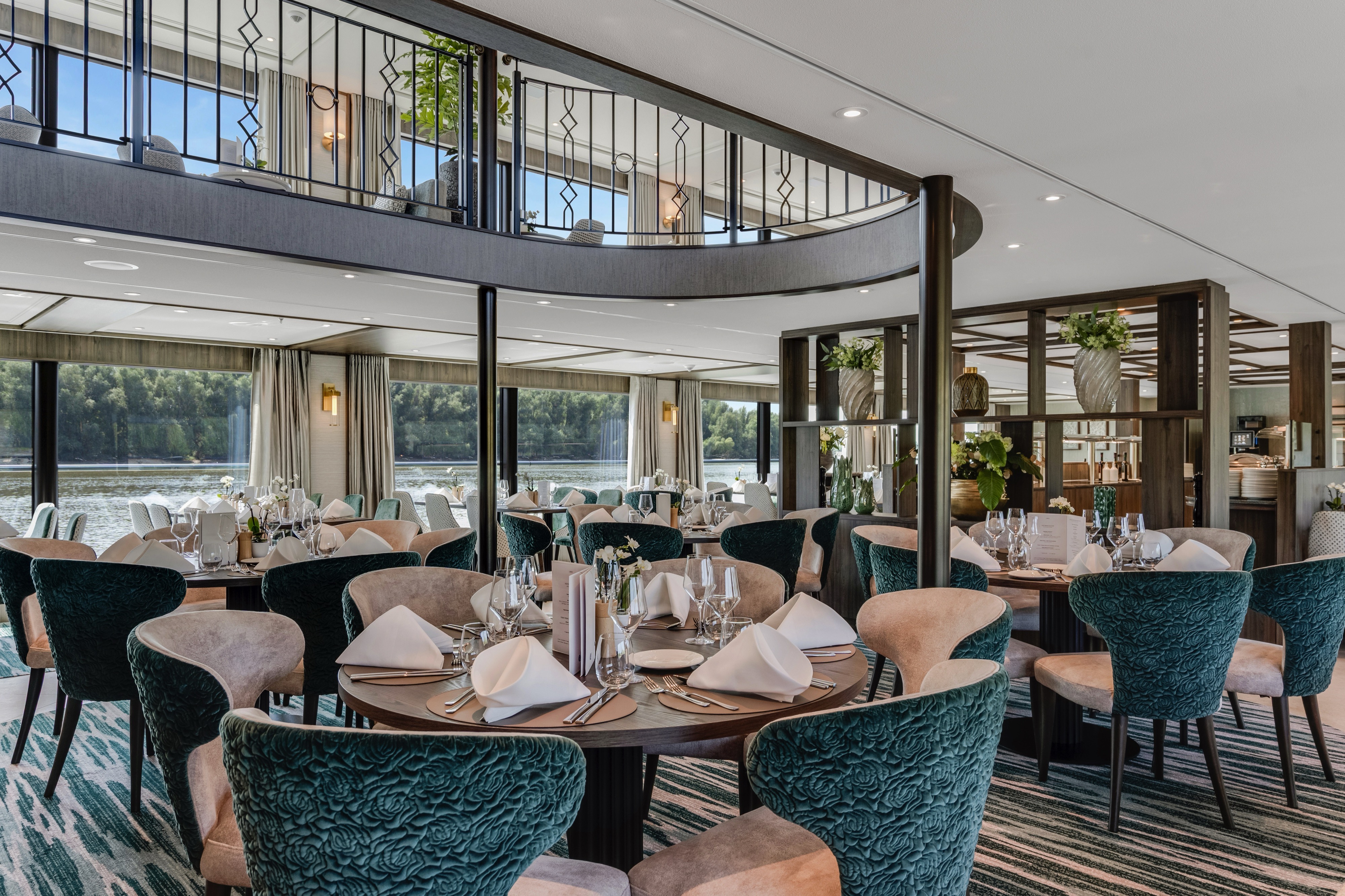 MS Riviera Radiance - Main Restaurant